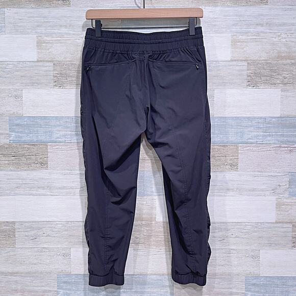 Athleta La Viva Capri Pants Black Low Rise Performance Gym City Travel Womens 0 - Picture 3 of 8